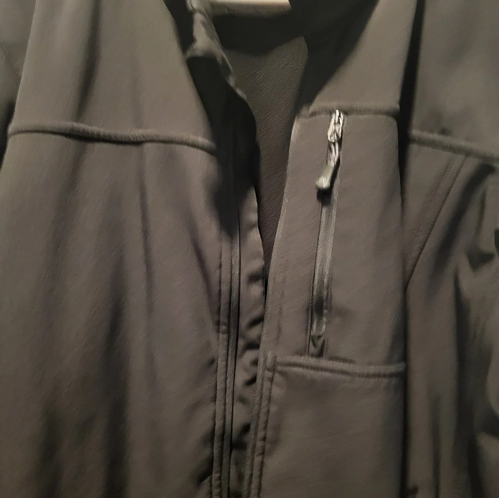 Weather proof jacket...rain resistant Great Condition